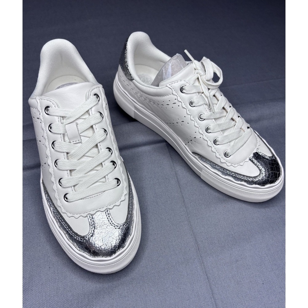 Vince Camuto Jenlie Coconut Cream Silver Sneakers Women's Size 7.5M NEW